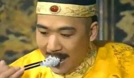 皇帝跟小才人吃瓜,皇帝与小才人的悠闲午后