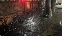 小火成员集体吃瓜,揭秘娱乐圈幕后风云