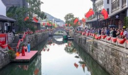 瓶窑老街吃瓜,夏日吃瓜好去处，古韵风情尽享清凉时光