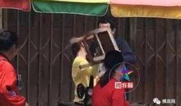 国外街边吃瓜群众动作,揭秘国外街边吃瓜群众的独特动作