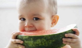 孩子吃瓜嗓子发炎了,孩子嗓子发炎引关注