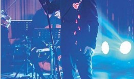 歌手总决赛周深吃瓜,揭秘幕后花絮与精彩瞬间