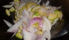 角瓜葱头怎么吃,家常烹饪新体验