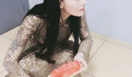 大家吃瓜裙,揭秘“大家吃瓜裙”背后的潮流文化