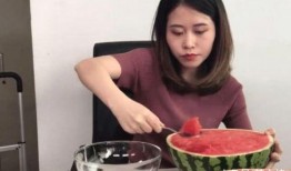 吃瓜网友竟然吃到自己女友的瓜,网友竟吃到女友的“秘密瓜”